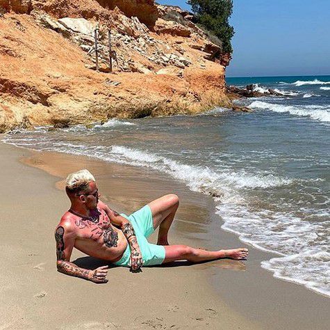 A Fradi kapusa, Gróf Dávid a spanyol tengerparton töltődik fel / Fotó: Instagram