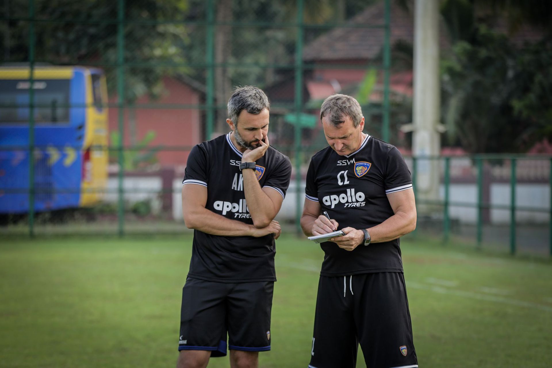 László (jobbra) és stábja ma mutatkozik be az indiai élvonalban/Fotó: Chennaiyin FC