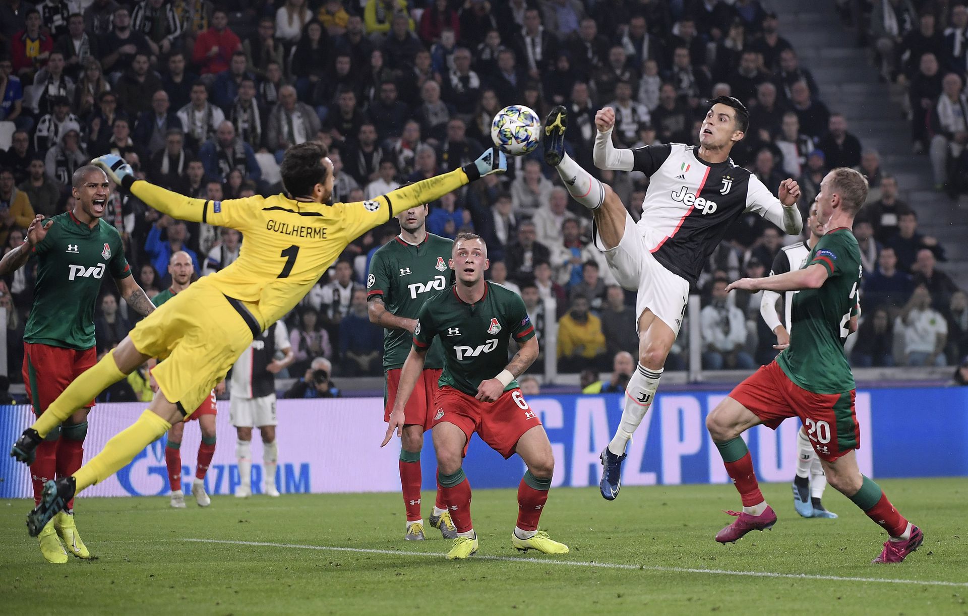 Ronaldo jól érzi magát az olasz klubnál /Fotó: Northfoto/