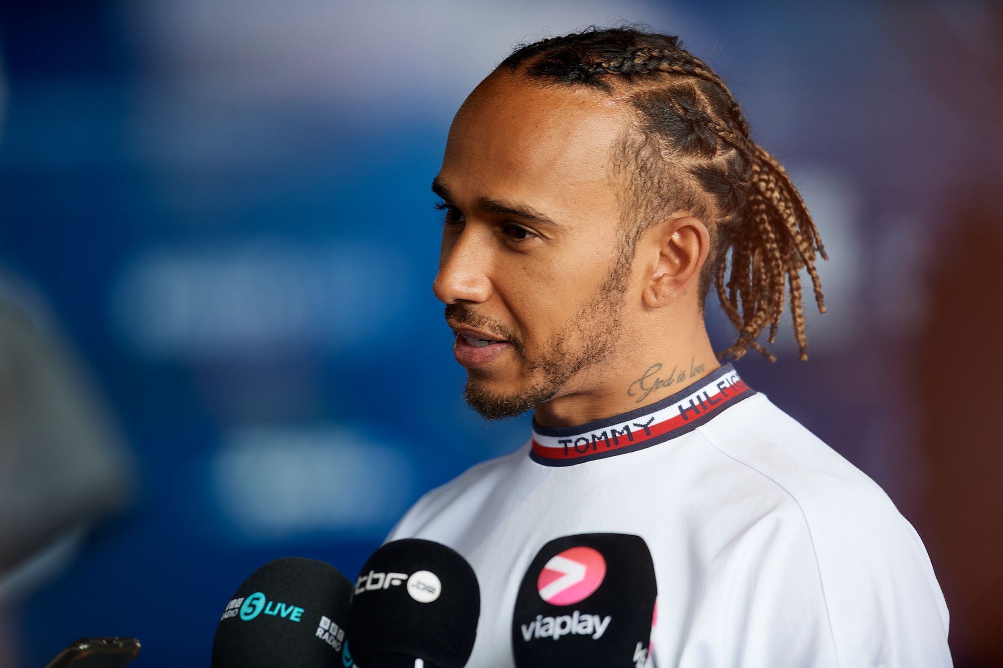 Lewis Hamilton meghátrált, a Brit Nagydíjra ő is levette az ékszereit /Fotó: Getty Images