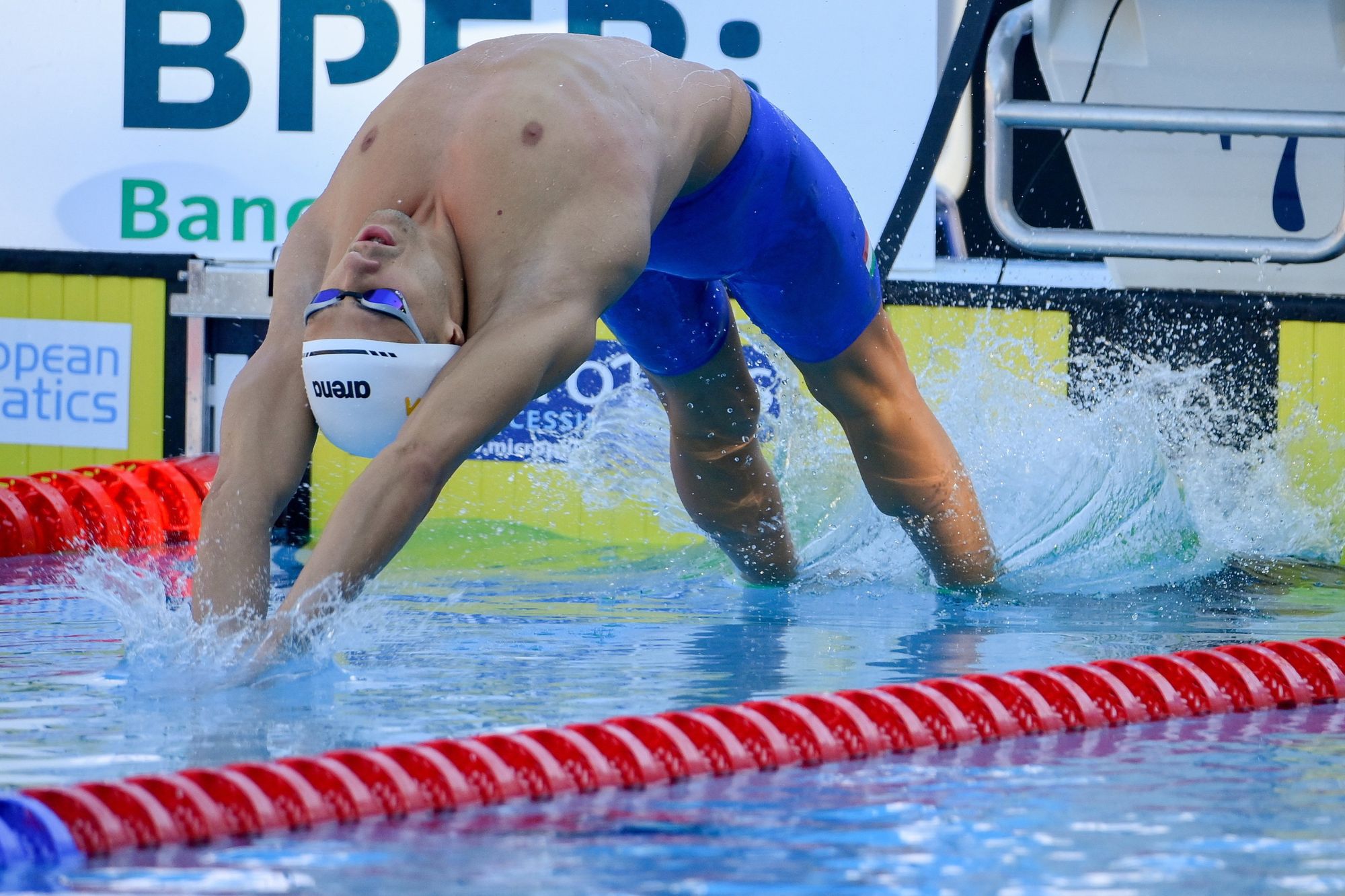 A későbbi ezüstérmes Kovács Benedek a férfi 200 méteres hátúszás döntőjében a római vizes Európa-bajnokságon a Stadio Del Nuotóban 2022. augusztus 13-án / Fotó: MTI/Czeglédi Zsolt