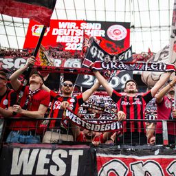 Szívmelengető! A Leverkusen drukkerei elhunyt társaikra emlékeztek – videóval