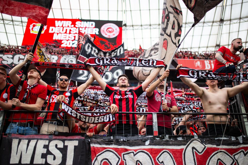 Szívmelengető! A Leverkusen drukkerei elhunyt társaikra emlékeztek – videóval