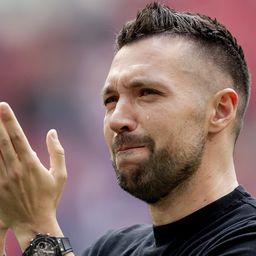 Távozik az Ajax edzője az elveszített bajnoki cím után
