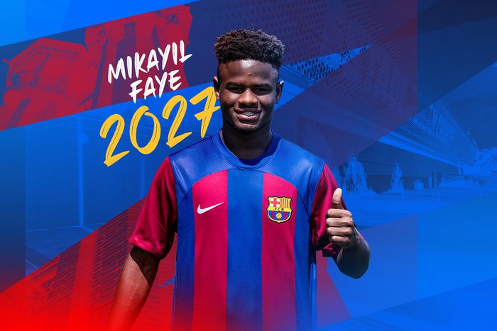 Mikayil Faye a Barcelonánál folytatja