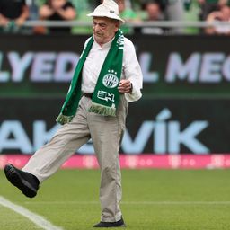 Kép: Bodrogi Gyulának tapsoltak a Fradi stadionjában