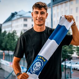 A 33-szoros bajnoknál kötött ki az Újpest volt légiósa, aki a magyar szurkolókra is kitért