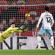 Visszatérhet Manchesterbe az ifjú Trafford, de ahol védhet, az nem az Old Trafford…