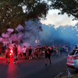 Videón a Qarabag-drukkerek vonulása a Groupama Aréna felé