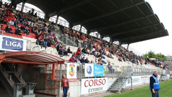 A Dunaferr stadionjában Kovács Béla hibázott, de később magabiztosan rúgta a tizenegyeseket. Fotó: magyarfutball.hu