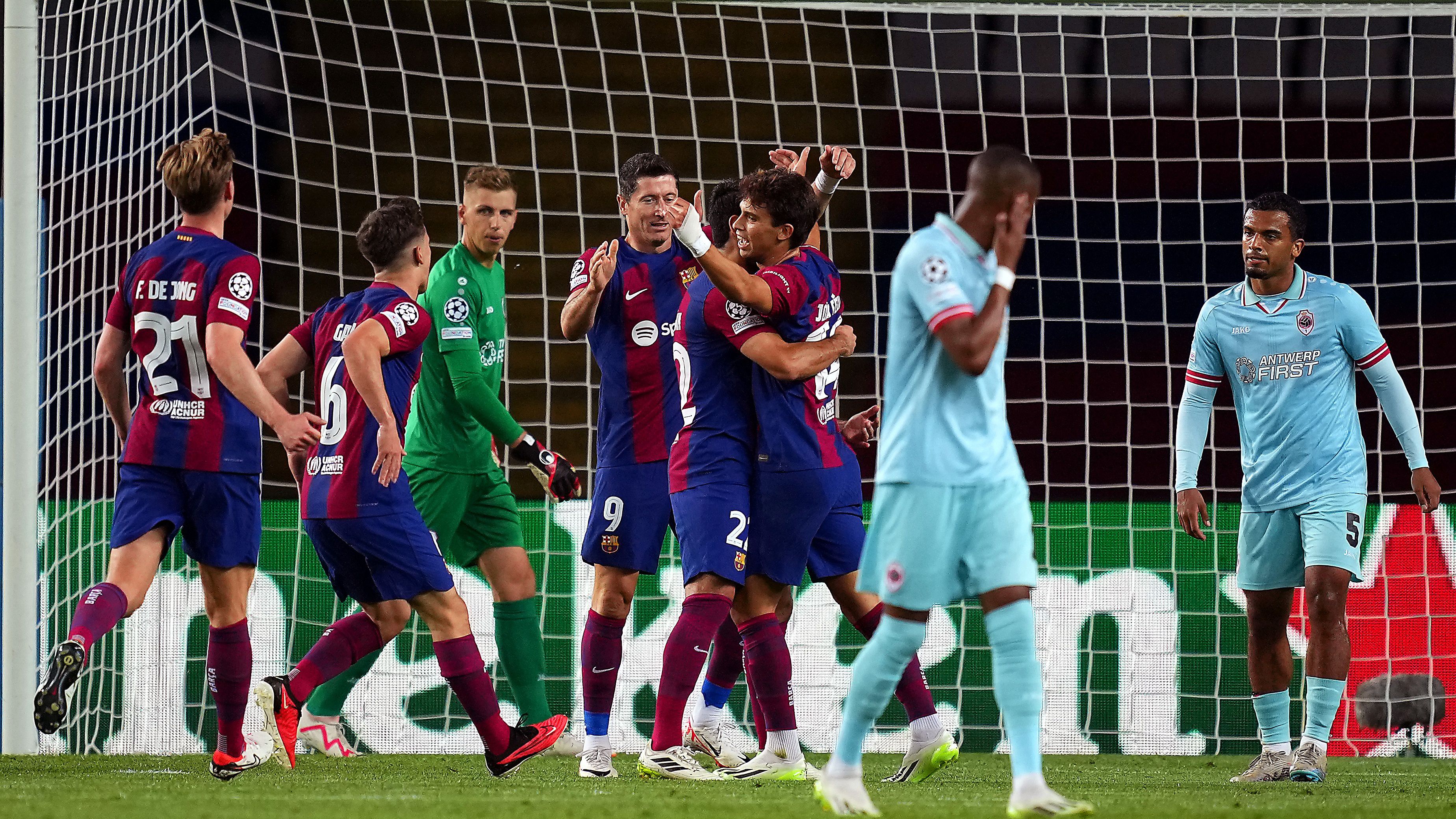 A Barcelona játékosai ötször ünnepelhettek az Antwerp ellen