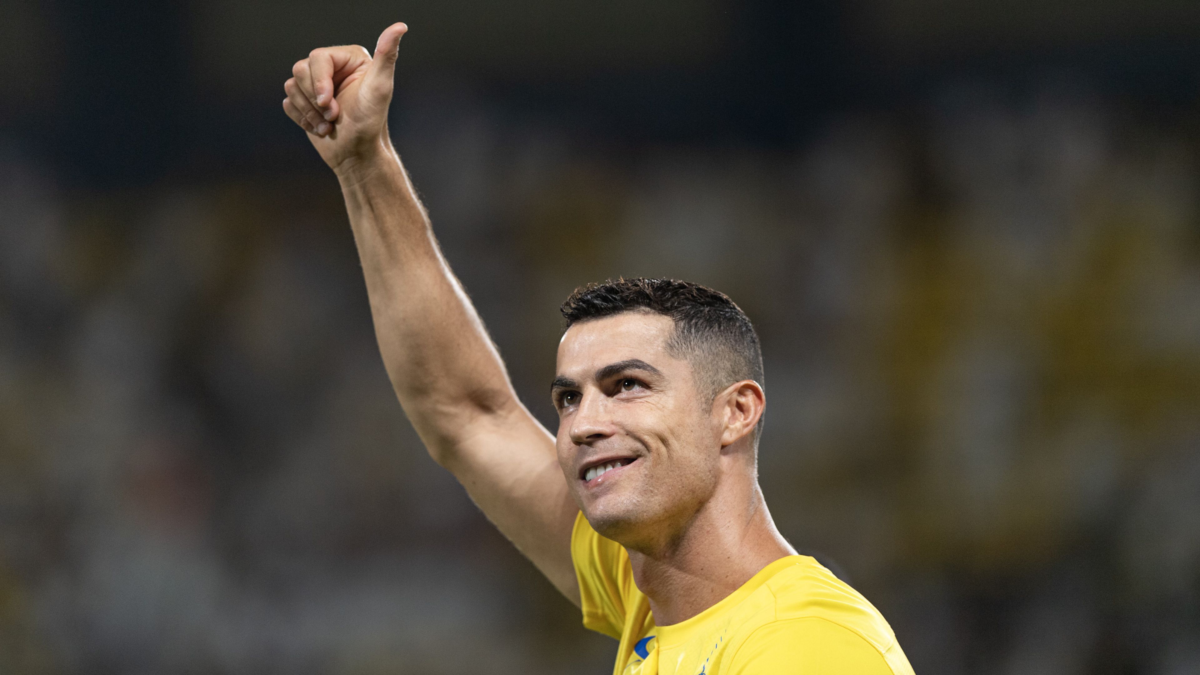 Megható: Cristiano Ronaldo teljesítette a mozgássérült rajongó álmát – videóval