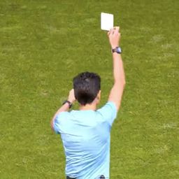 Futballtörténelem Portugáliában, először mutatták fel a fehér lapot férfi meccsen