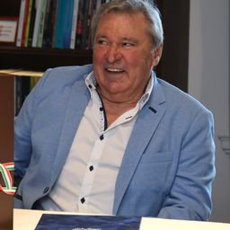 „A világ egyik legjobb csapatában játszhattam” – az Újpesttel kilenc bajnoki címet szerző Nagy László 75 éves