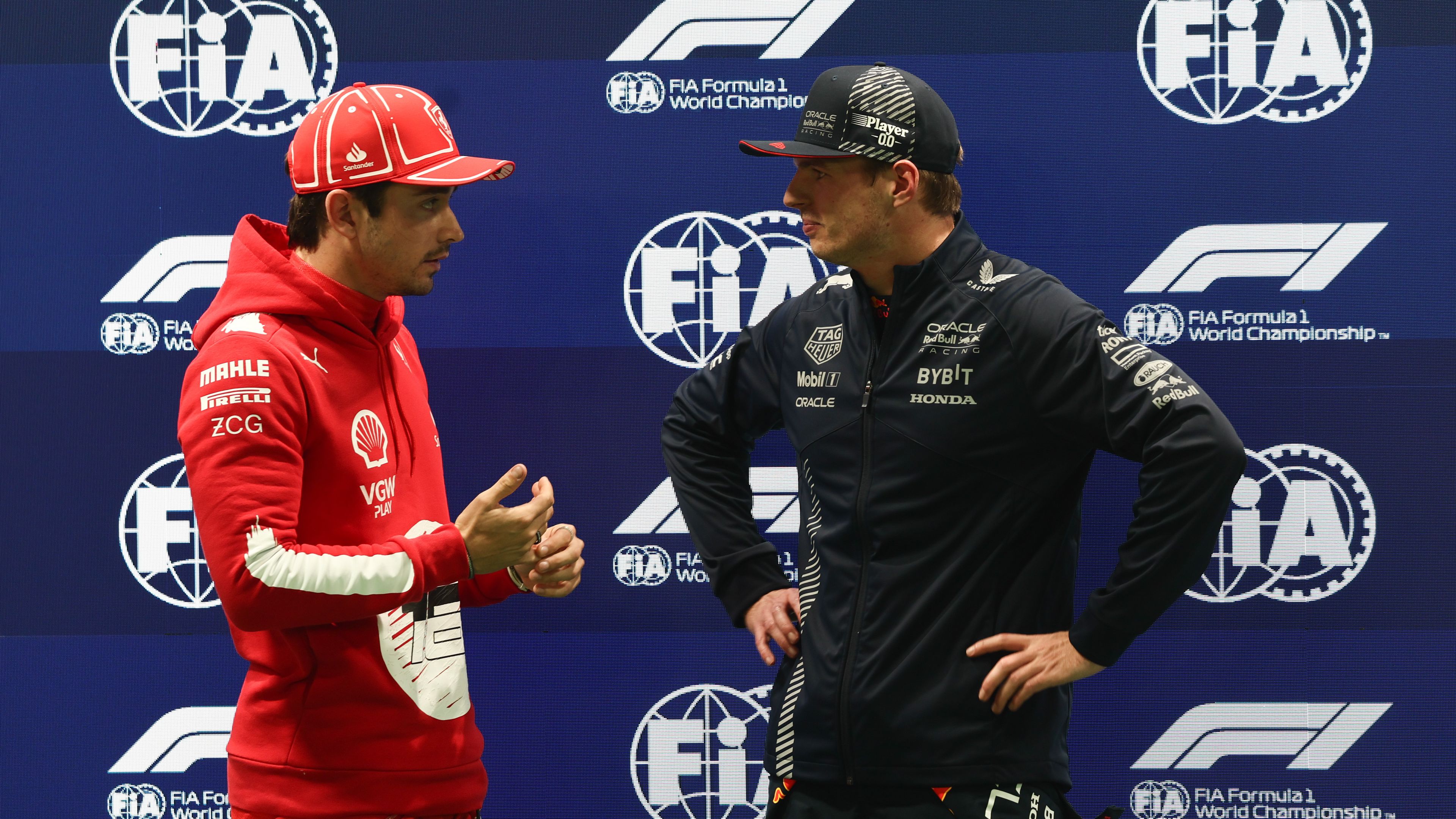 F1-hírek: Verstappent segítette az FIA Las Vegasban? Leclerc szerint igen!
