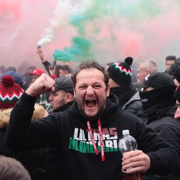 Galéria: vonultak a szurkolók, üzentek a jegyüzéreknek is