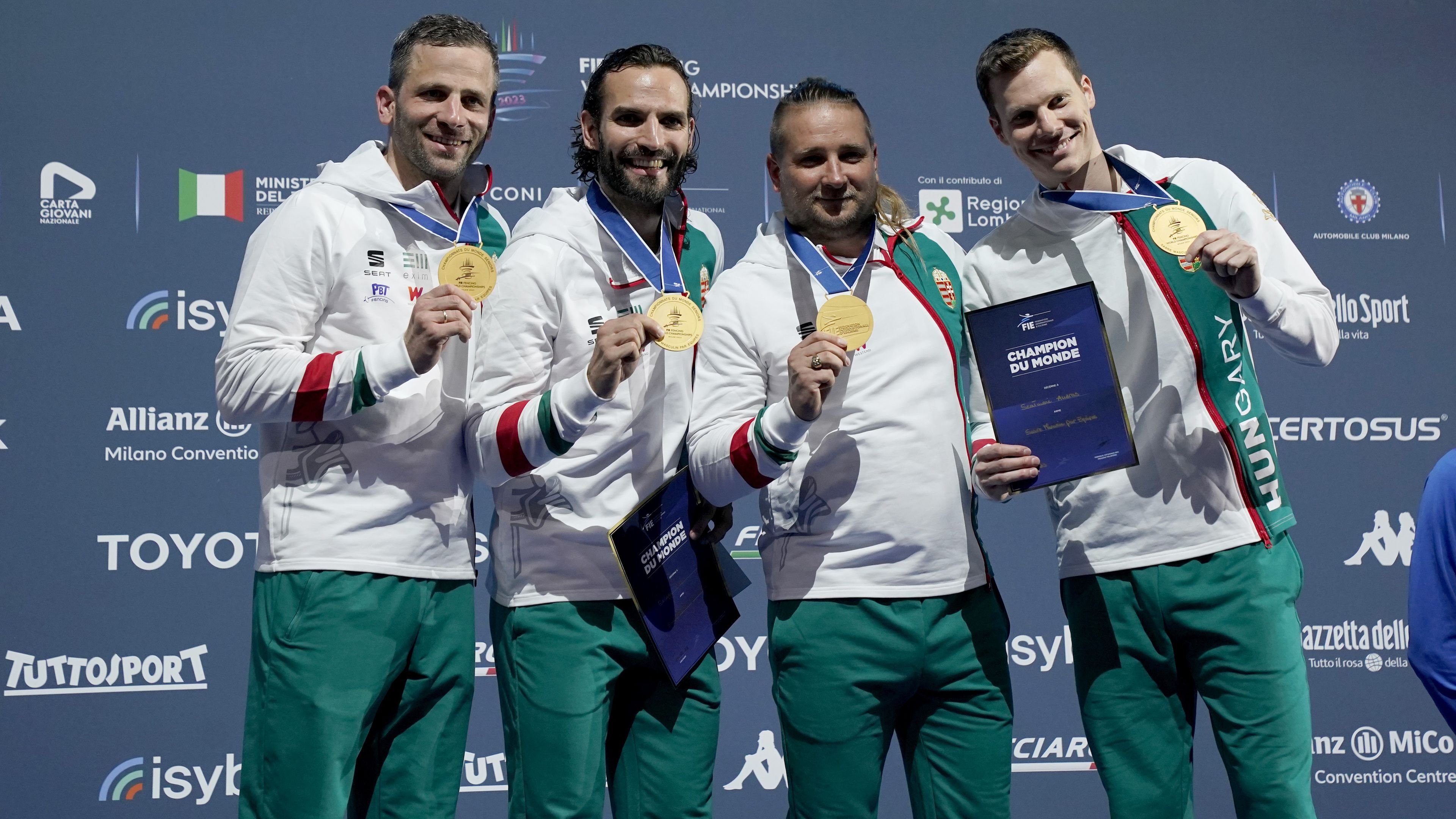 A világbajnok kardcsapat (balról): Gémesi Csanád, Szilágyi Áron, Decsi Tamás és Szatmári András (Fotó: Getty Images)