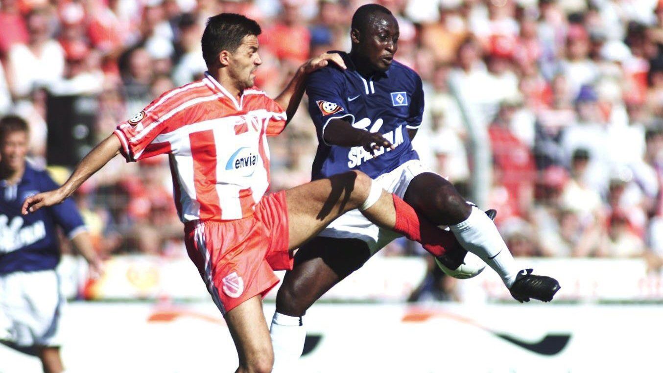 A magyar élvonalból a Bundesligába került, és a német elsőosztályban olyan csatárok ellen játszott, mint a ghánai Anthony Yeboah. (Fotó: Getty Images)