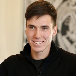„Járjuk a saját utunkat, lassan, de biztosan haladunk” – évzáró beszélgetés Marozsán Fábiánnal
