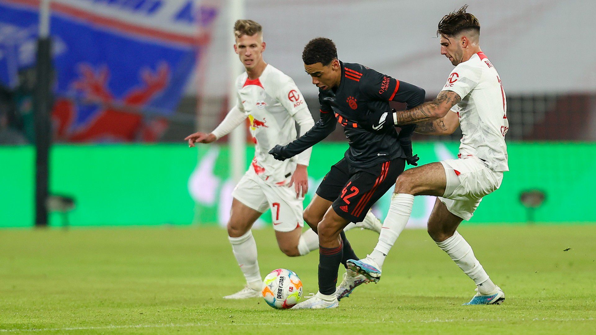 Szoboszlai Dominik a második félidőben fejjel adott gólpasszt a Bayern München ellen, a Leipzig végül egy pontot szerzett a rekordbajnok ellen a péntek esti rangadón.