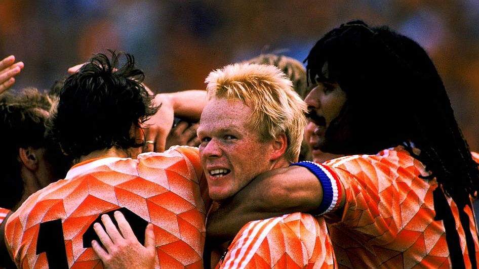 Ronald Koeman az 1988-ban Eb-győztes holland válogatott tagjaként (fotó: Getty Images)