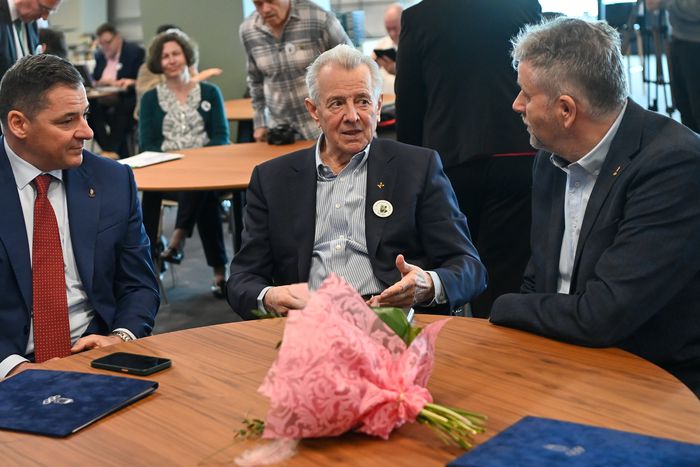 Gyulay Zsolt, Schmitt Pál és Fábián László a Csanádi Árpád születésének 100. évfordulója alkalmából rendezett konferencián az MVM Dome-ban (Fotó: MTI/Illyés Tibor)