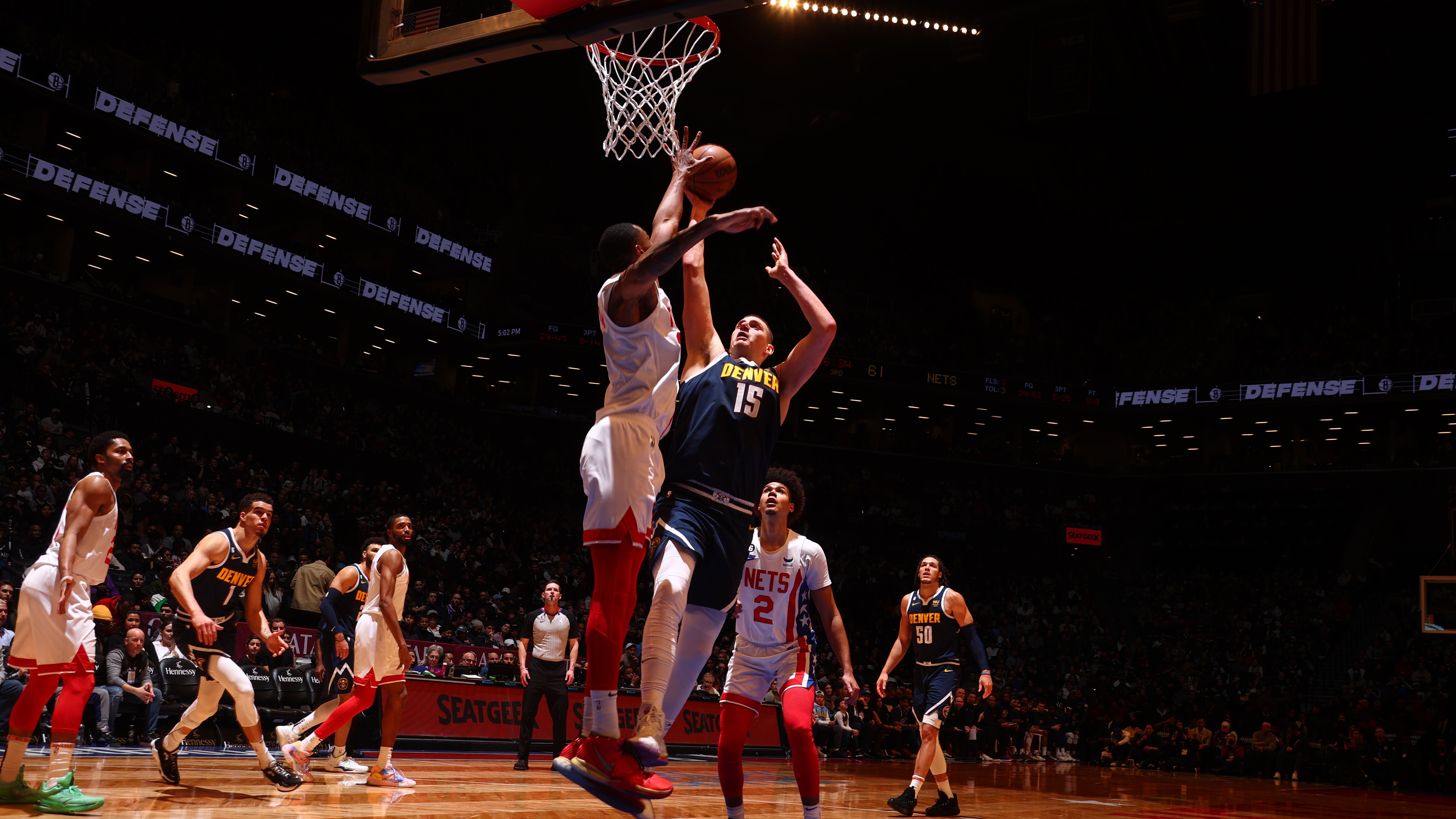 Jokics vezetésével denveri siker Brooklynban az NBA-ben