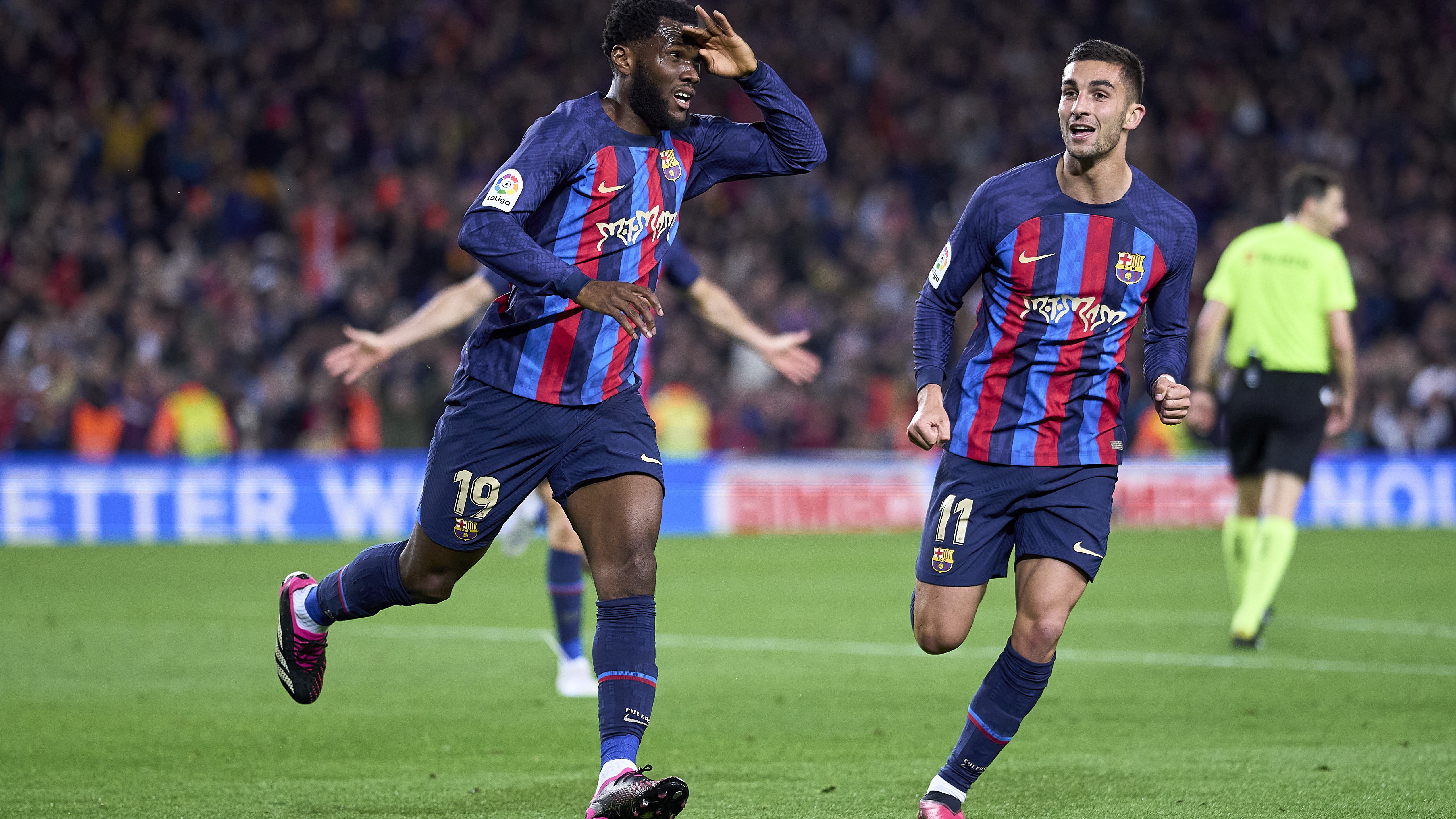 Videó: óriási érzelmi kitörés – így reagált Xavi a Barca győztes góljára