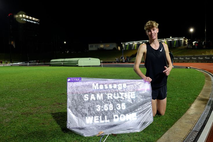 Négy percen belül futott egy mérföldön egy 15 éves új-zélandi atléta – videóval