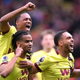 A Burnley nyerte a kiesési rangadót; hatgólos meccsen kapott ki a Luton – videóval