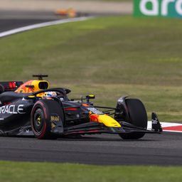 F1-hírek: nincs meglepetés, Max Verstappen nyerte a kínai sprintfutamot
