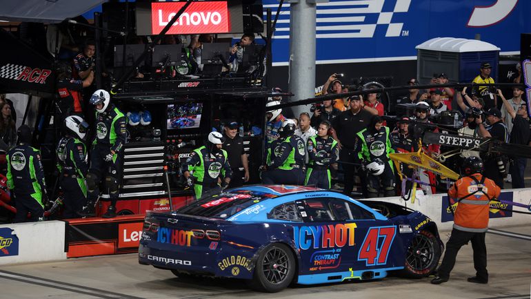Elszabadultak az indulatok: csúnyán összeverekedett két NASCAR-pilóta a verseny után – videóval