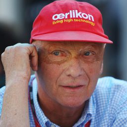 A hat éve elhunyt Niki Laudára emlékeznek a Formula–1-es csapatok