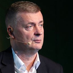 Kubatov Gábort számonkérték a dühöngő szurkolók