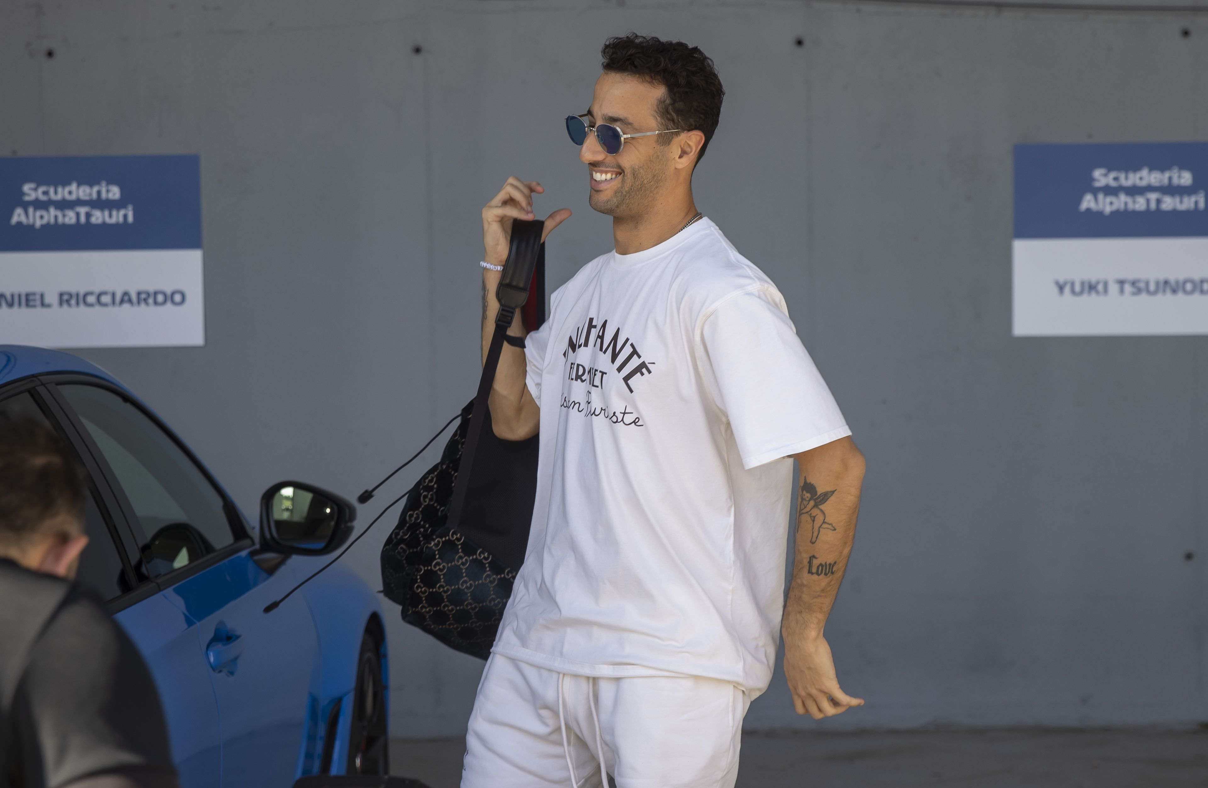 Megérkezett a Hungaroringre a mezőnybe visszatérő Daniel Ricciardo – videóval