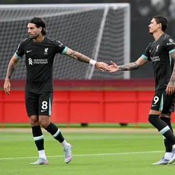 Pécsi Ármin debütált, Szoboszlai új poszton, győzött a Liverpool