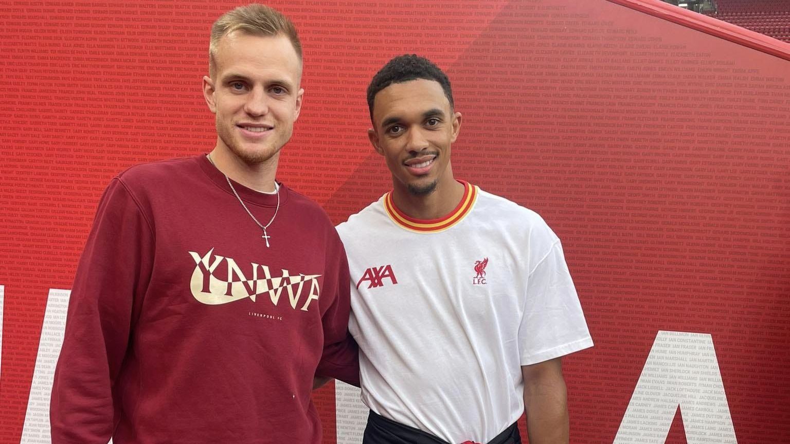 Patrik a nagy kedvencével, Trent Alexander-Arnolddal is találkozhatott (Fotó: PoolBarátok/Facebook)