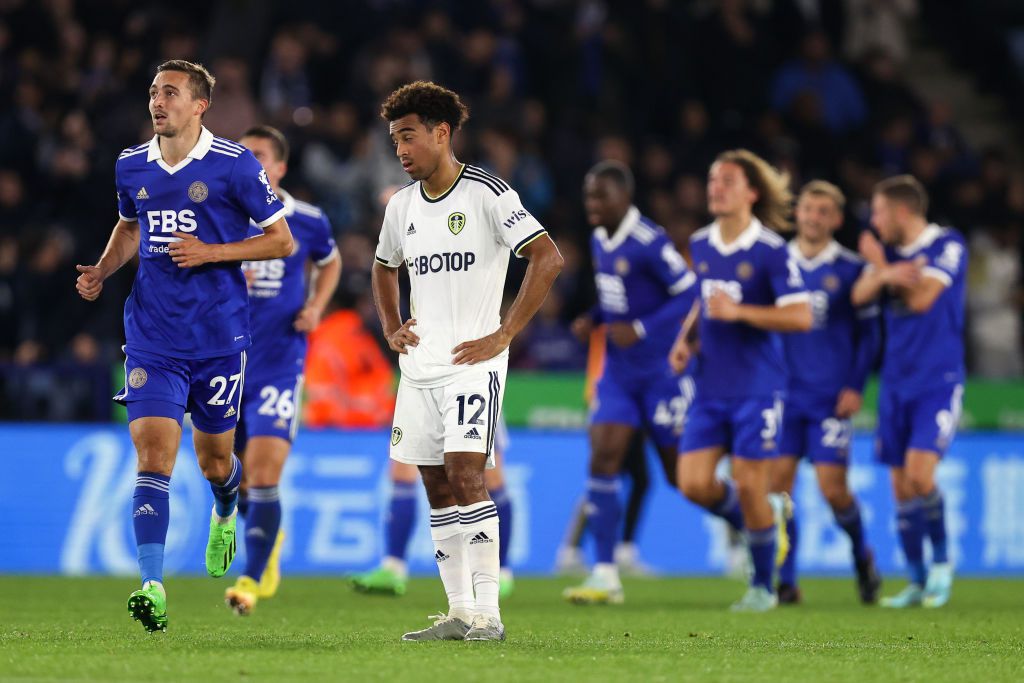 Boldog Leicester-játékosok és szomorú Tyler Adams a hazaiak második gólja után (Fotó: Getty Images)