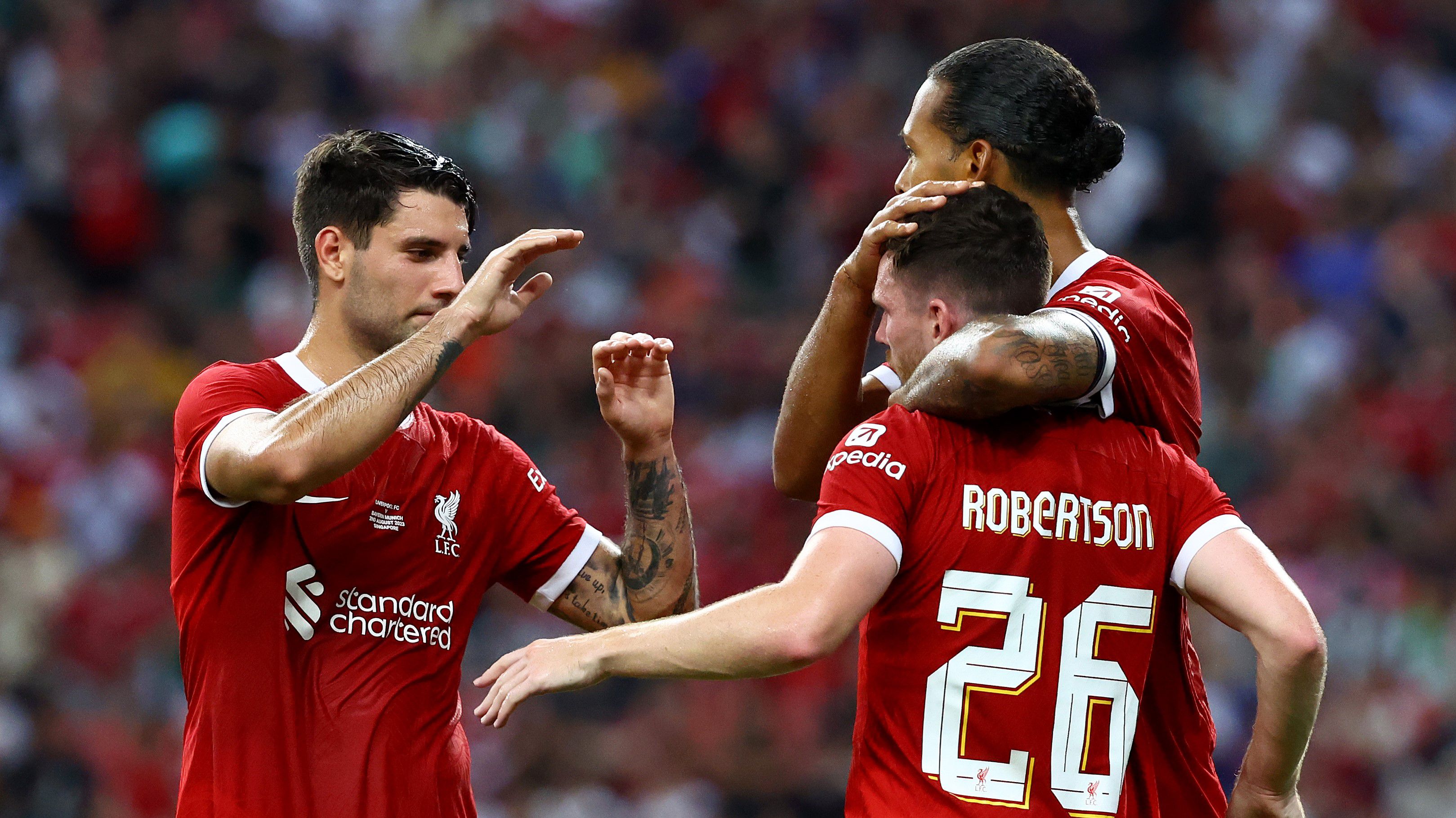 A Liverpool három kulcsembere: Szoboszlai Dominik, Virgil van Dijk és Andrew Robertson – utóbbi kidőlt a sorból...