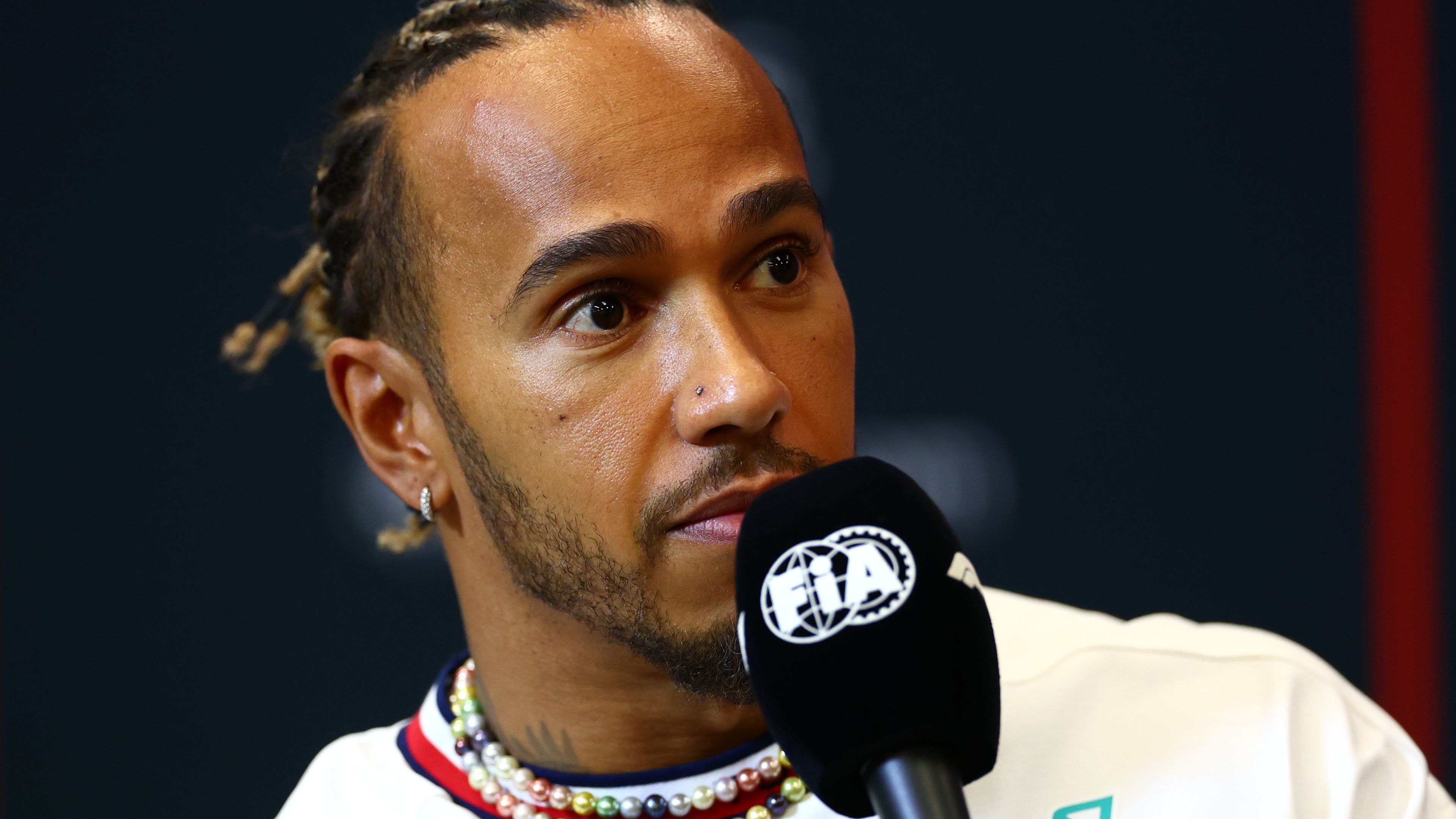 Lewis Hamilton kiemelte, az sem tisztázott, hogy milyen esetekben szabható ki ekkora bírság
