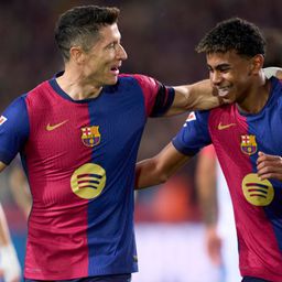 A rekordot beállító Lewandowski vezérletével simán nyert a Barcelona