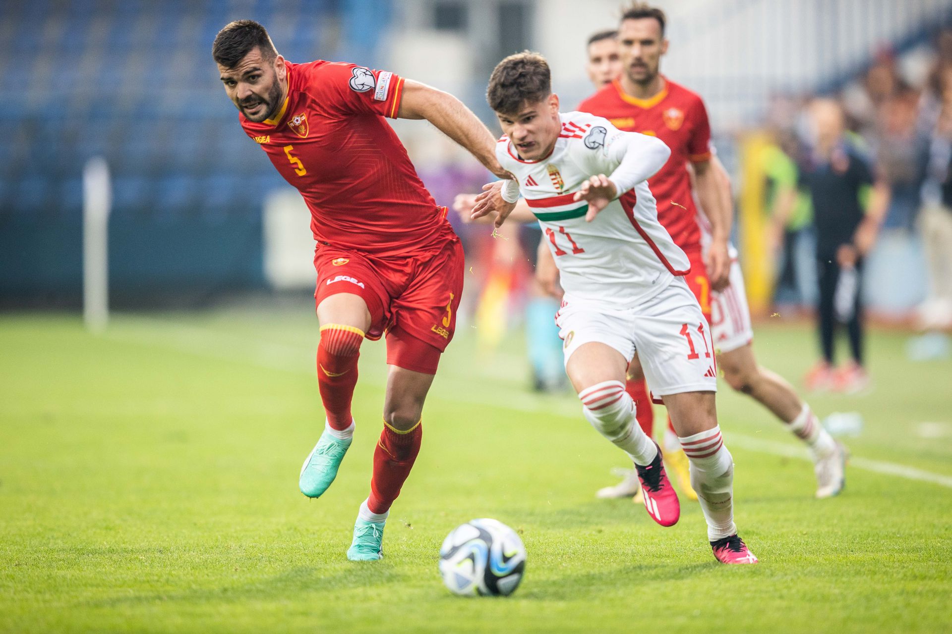 Kerkez Milos küzdött a bal oldalon, de sem a légiós, sem a válogatott nem szerzett gólt Podgoricában. (Fotó: Zsolnai Péter)