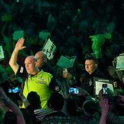 Az ír csata után Michael van Gerwen győzelemmel tért vissza az Alexandra Palace-ba