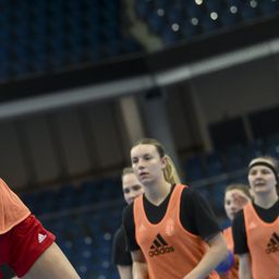 Albek Anna bátyja is szerepel az osztrák válogatottban