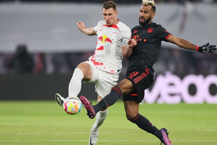 Willi Orbán nagyot küzdött a gólt szerző Eric Maxim Choupo-Motinggal