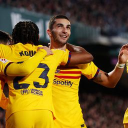 A korábbi Real Madrid-játékos duplája kevés volt, Sevillában nyert a Barcelona – videókkal