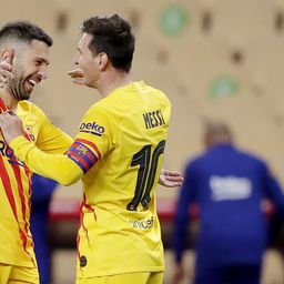 Nem akárkikkel találkozott a Barcelonába visszatérő Messi – fotó