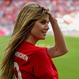 „Hoppá, ezt tényleg kimondtam?” – a topmodell szerint ezt kellene tenni a Bayern sportigazgatójával