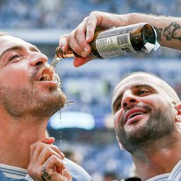 Nagyon berúgtak a Man. City játékosai a bajnoki cím után – fotókkal