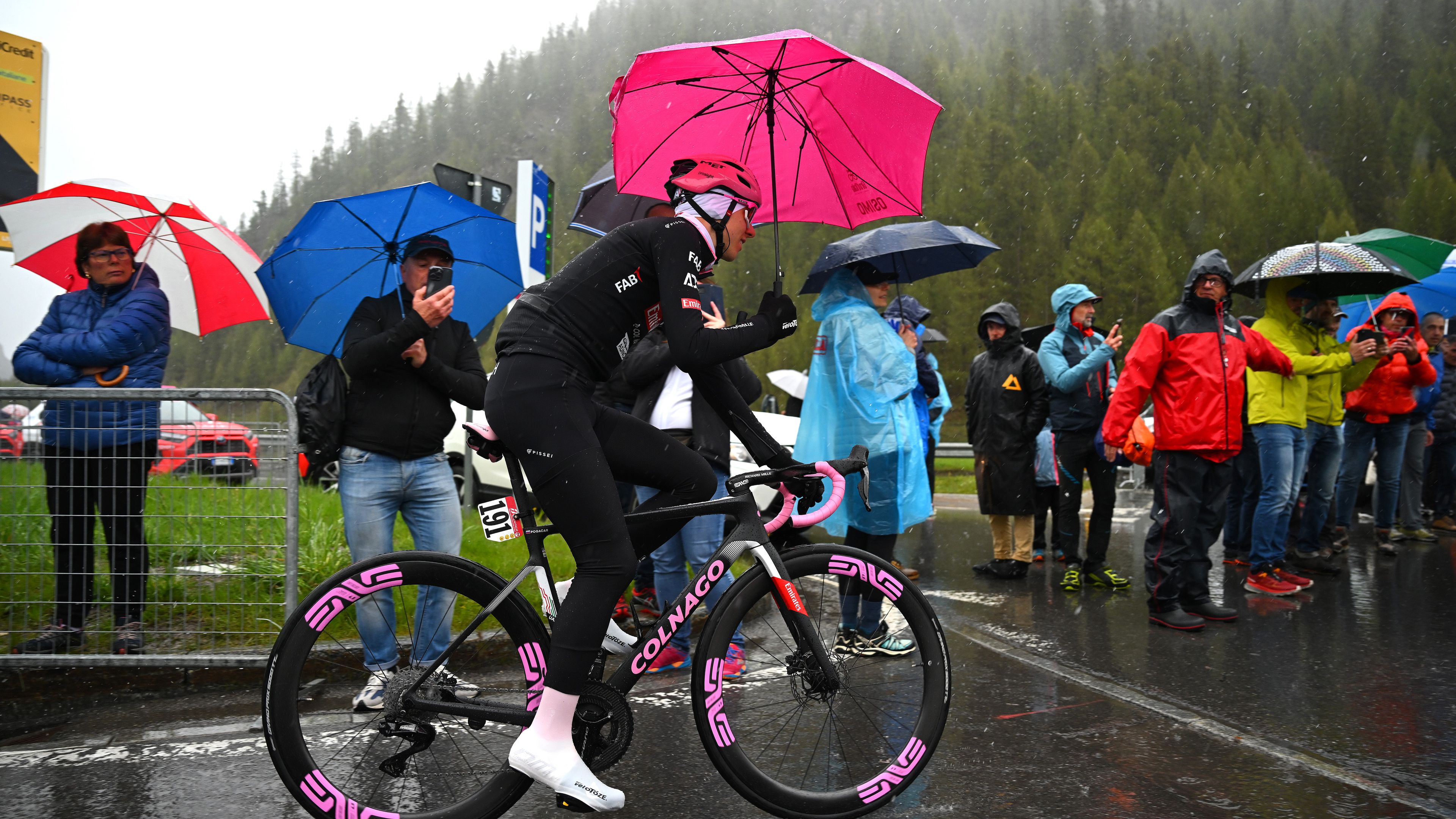Pogacar nyerte a Giro „télies" szakaszát, Valter a 21. helyen ért célba